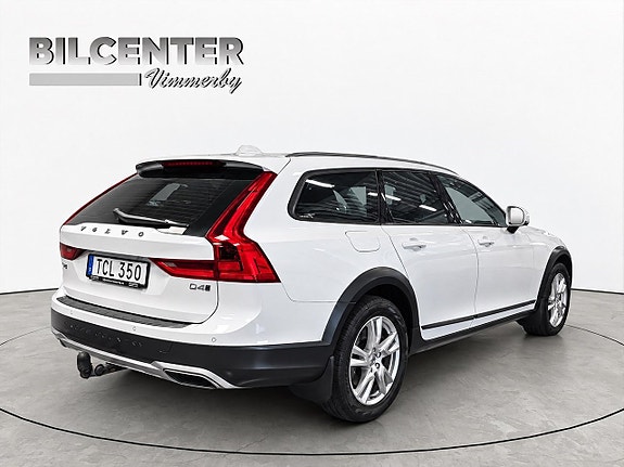 Volvo V90 Cross Country 6 of 16
