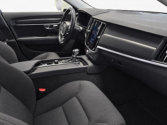 Volvo V90 Cross Country 14 of 16