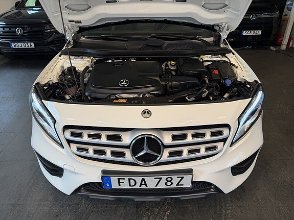 Mercedes-Benz GLA250 24 of 27