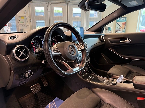 Mercedes-Benz GLA250 7 of 27