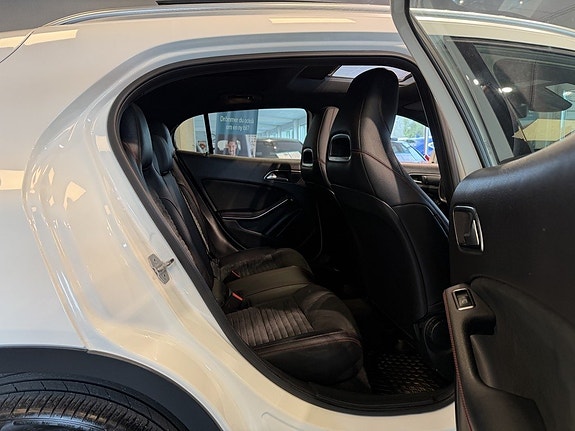 Mercedes-Benz GLA250 21 of 27