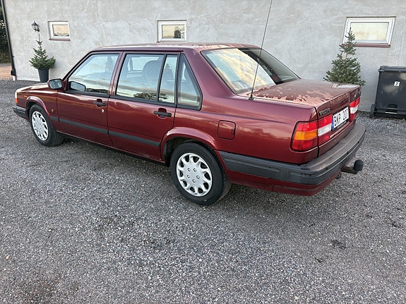 Volvo 940 2 of 7