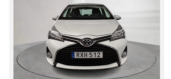 Toyota Yaris 3 of 8