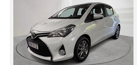 Toyota Yaris 2 of 8