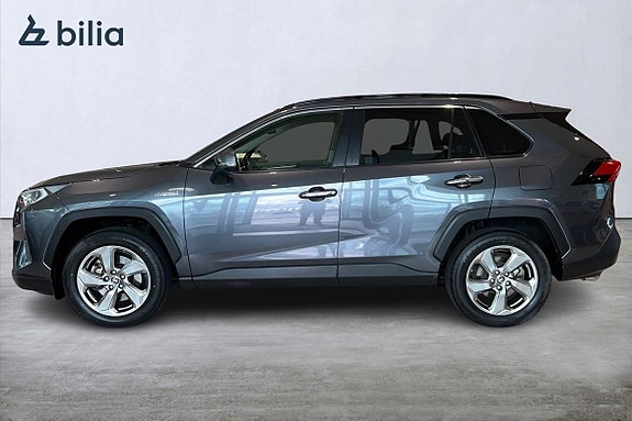 Toyota RAV4 3 of 23