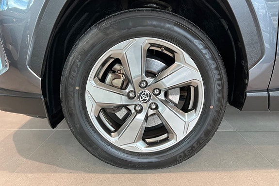 Toyota RAV4 17 of 23