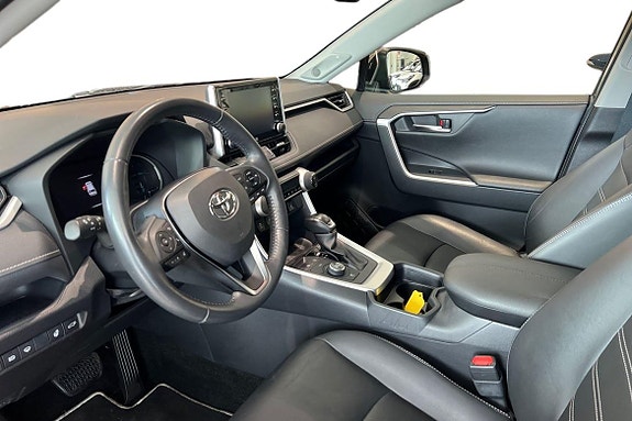 Toyota RAV4 14 of 23