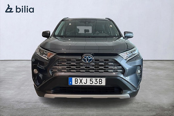 Toyota RAV4 6 of 23