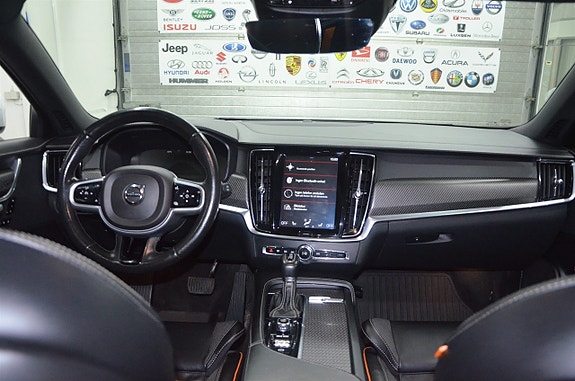 Volvo V90 Cross Country 10 of 27