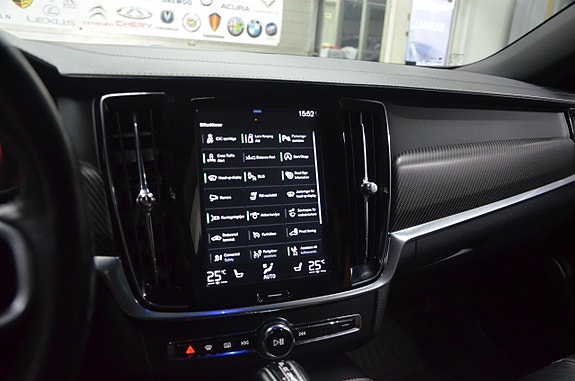 Volvo V90 Cross Country 14 of 27