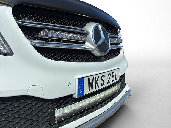 Mercedes-Benz V300 d 12 of 30