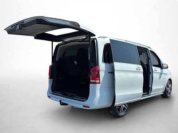 Mercedes-Benz V300 d 15 of 30