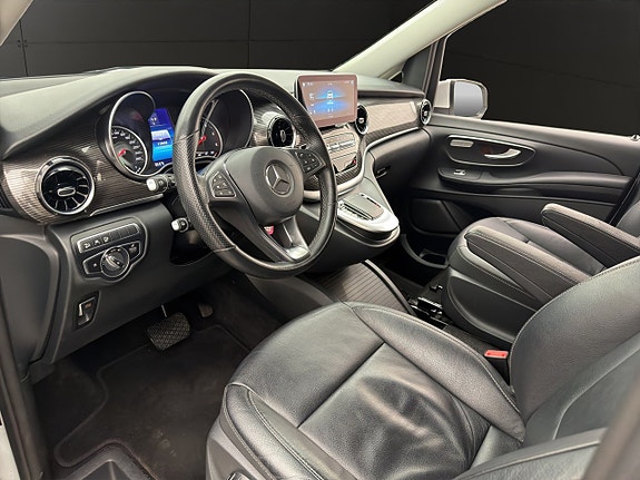 Mercedes-Benz V300 d 22 of 30