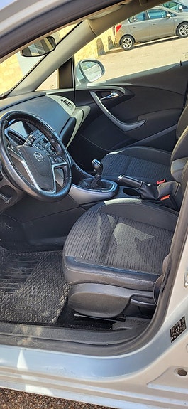 Opel Astra 4 of 12