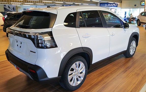 Suzuki S-Cross 4 of 7