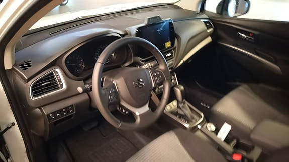 Suzuki S-Cross 7 of 7