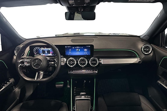 Mercedes-Benz GLB200 8 of 27