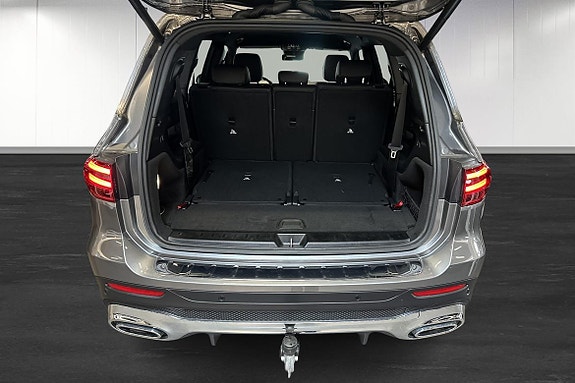 Mercedes-Benz GLB200 17 of 27