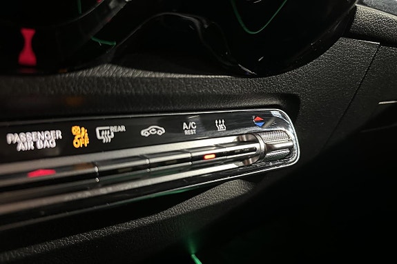Mercedes-Benz GLB200 25 of 27