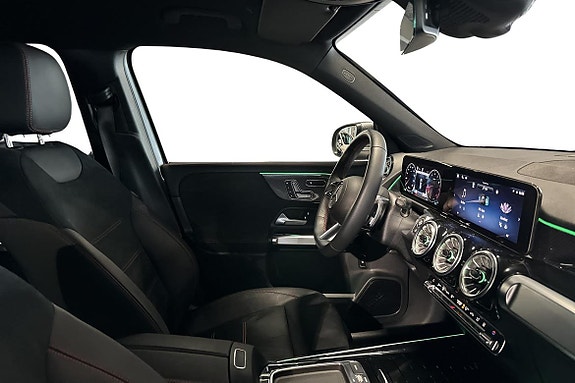 Mercedes-Benz GLB200 10 of 27