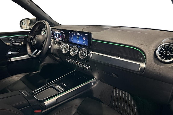 Mercedes-Benz GLB200 9 of 27