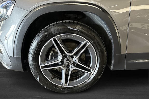 Mercedes-Benz GLB200 6 of 27