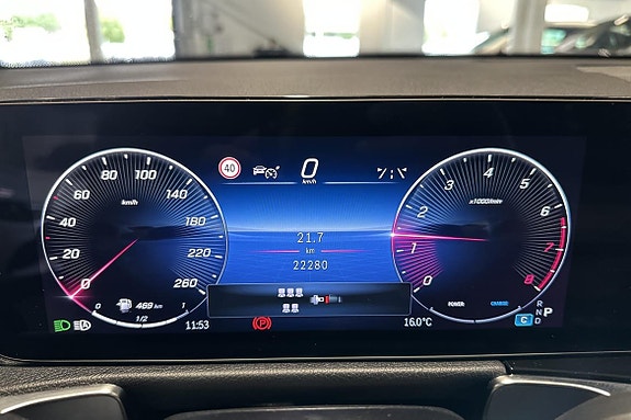 Mercedes-Benz GLB200 14 of 27