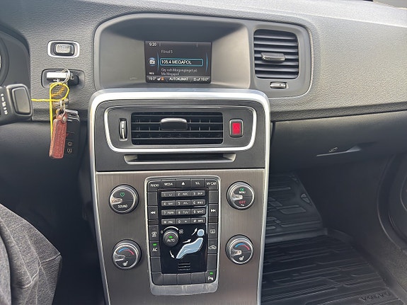Volvo S60 14 of 17