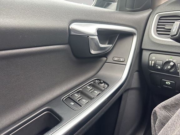 Volvo S60 11 of 17