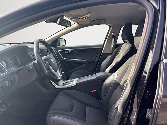 Volvo S60 8 of 17