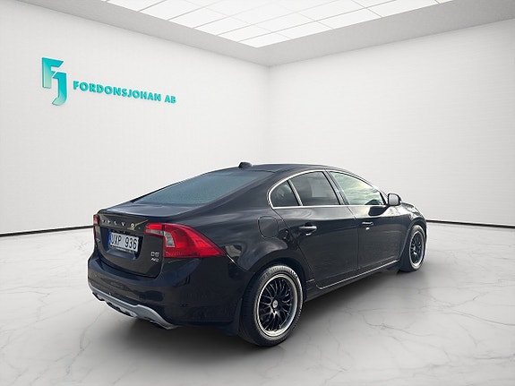 Volvo S60 5 of 17