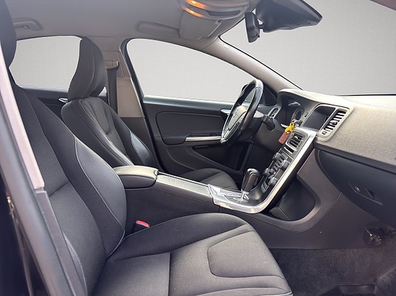 Volvo S60 16 of 17