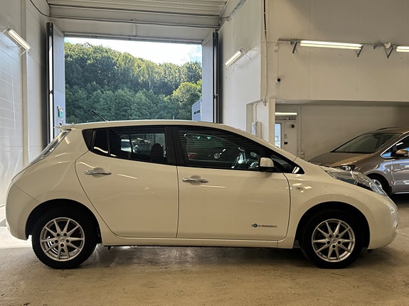 Nissan Leaf 8 of 24
