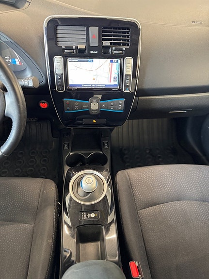 Nissan Leaf 17 of 24