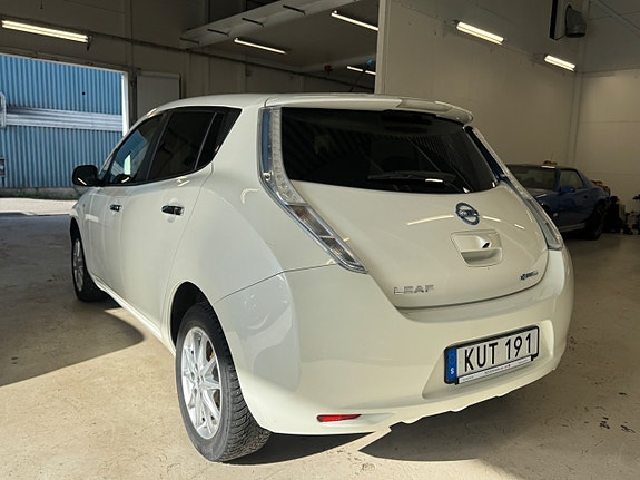 Nissan Leaf 5 of 24