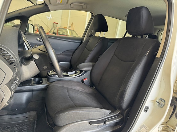 Nissan Leaf 13 of 24