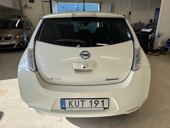 Nissan Leaf 6 of 24