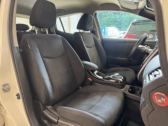 Nissan Leaf 9 of 24