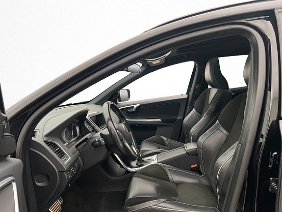 Volvo XC60 11 of 30