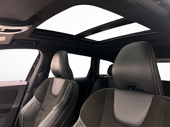Volvo XC60 17 of 30