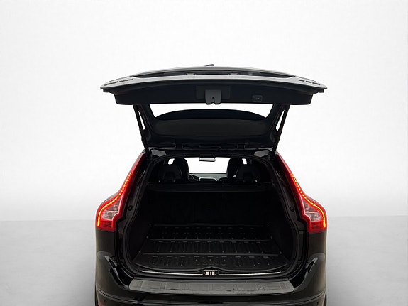 Volvo XC60 30 of 30
