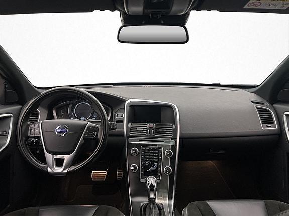 Volvo XC60 12 of 30