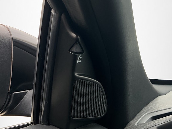 Volvo XC60 27 of 30