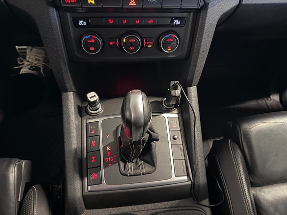Volkswagen Amarok 11 of 25