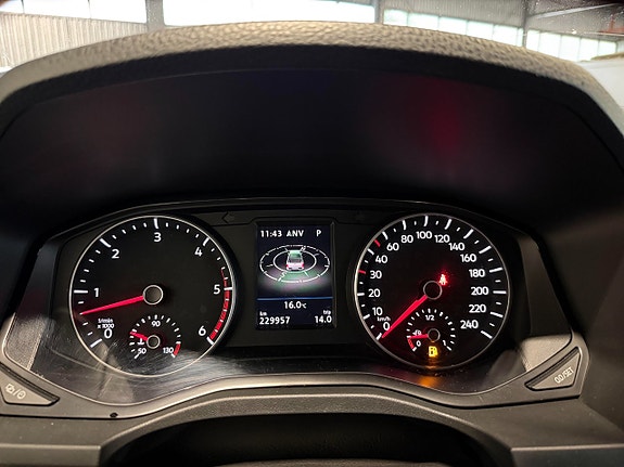 Volkswagen Amarok 10 of 25