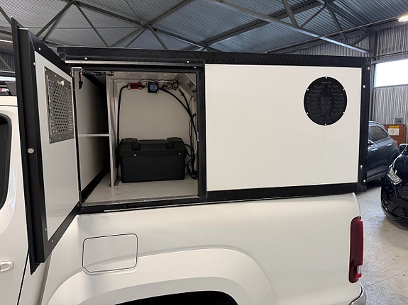 Volkswagen Amarok 18 of 25
