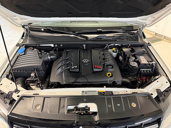 Volkswagen Amarok 8 of 25