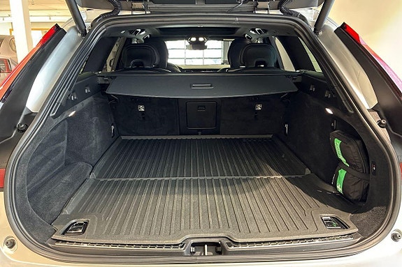 Volvo V90 10 of 27