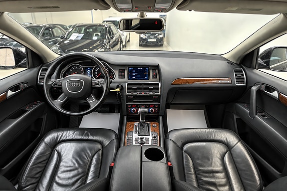 Audi Q7 12 of 12