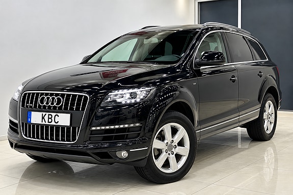 Audi Q7 2 of 12